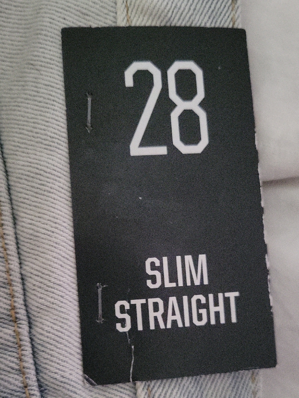 NWT BDG Size 28 Light Bleached Slim Straight Jeans - Picture 7 of 7